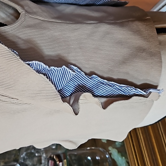 ANTHROPOLOGIE Ribbed Ruffled Tank - Picture 4 of 8